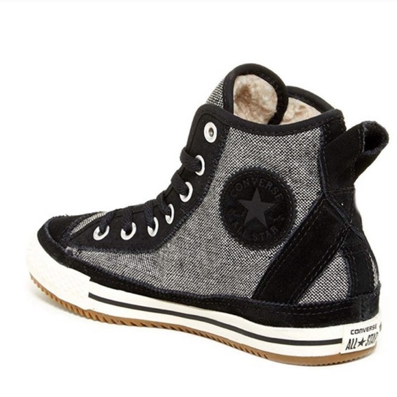 Women’s Hightop Elise Faux Fur Converse Sneaker. True to size - Picture 3 of 13